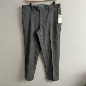 Goodfellow gray slim trousers‎ 32X30. Slim hip and thigh, tapered leg.